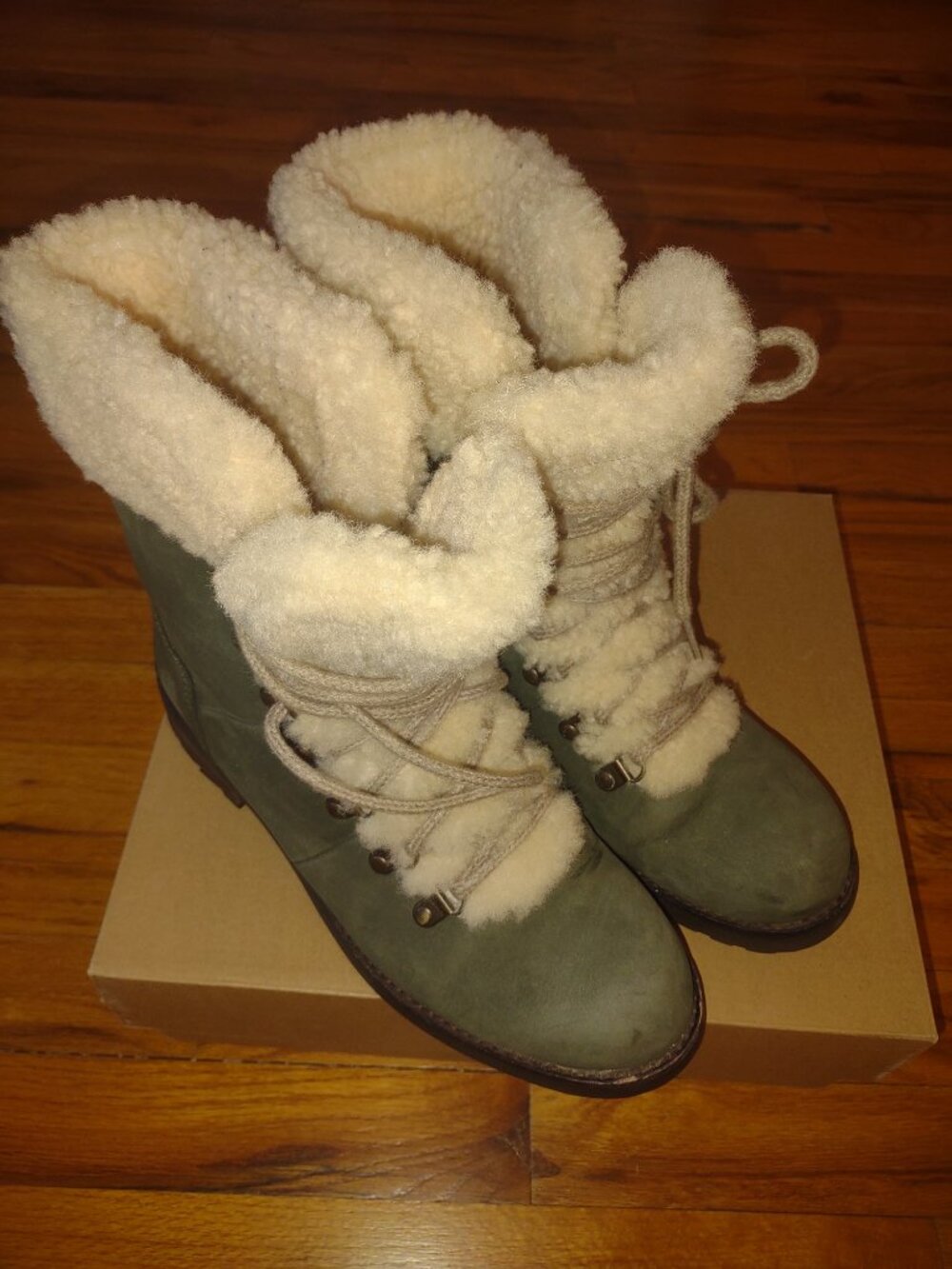 UGG Australia Sheepskin Winter Boots Green | Size 39 (US 8) Narrow Fit